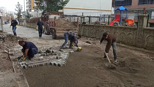 Kurtalan'da Hasar Gören Yollar Onarılıyor