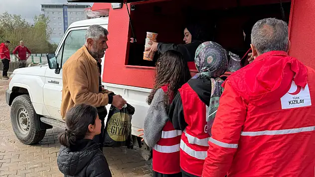 Kurtalan'da, Kızılay Vatandaşlara  Beslenme ve Hijyen Desteği Verdi