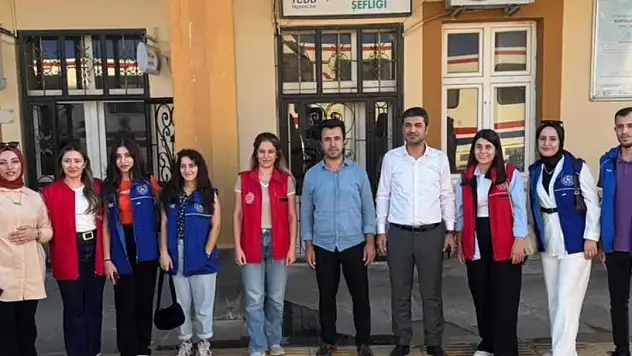 Kurtalan Gençlik Merkezinden 'Demir Yolları Haftası' Nedeniyle Kurtalan Tren Garı'na  Anlamlı Ziyaret