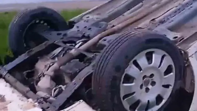 Kurtalan İlçemizde Seyir Halindeki Araç Takla Attı