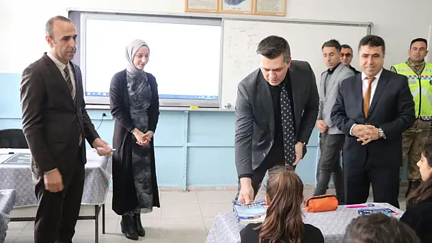 Kurtalan Kaymakamlığından Öğrencilere Kitap Desteği