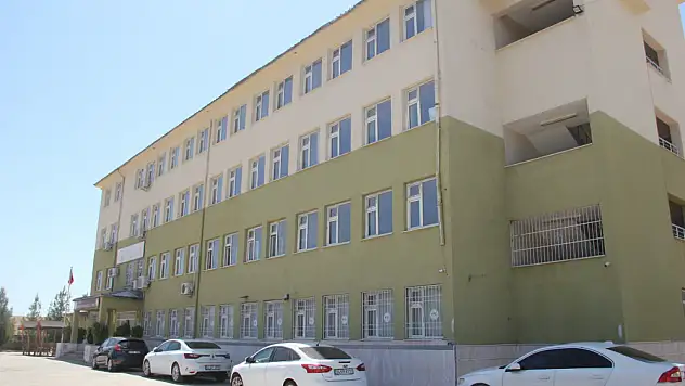 Kurtalan'da 16 Yıl Önce Yapılan Anadolu Lisesi Binası İçin Yıkım Kararı Alındı