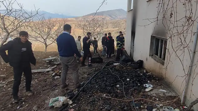 Kurtalan'da Bir Apartmanın  Bodrum Katında Çıkan Yangın Söndürüldü