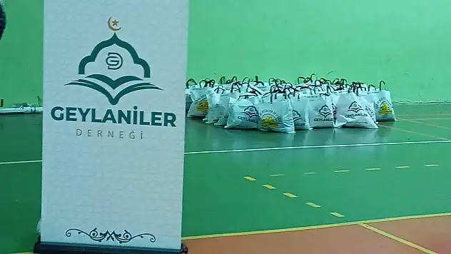 Kurtalan'da Çocuklara Mont ve Bot Yardımı