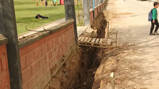 Kurtalan'da Karanlık Caddeleri Aydınlatma Çalışmaları
