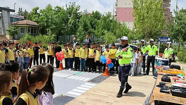 Kurtalan'da Trafik ve İlkyardım Haftası Etkinliği Düzenlendi!