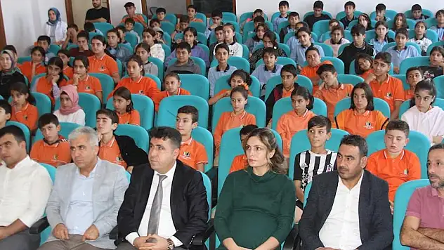 Kurtalan'da 'Yabancı Dil Öğrenimi ve Öğrenme Stratejisi Konulu Konferans