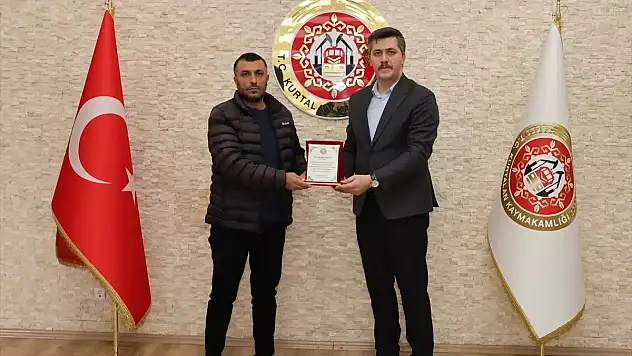 Kurtalan'da Yangın Kurtarma Operasyonuna Katılan Firmalara Plaket