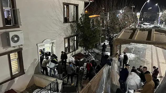 KURTALAN'DA YARDIMLAR DEVAM EDİYOR TIRLAR DUALARLA UĞURLANDI