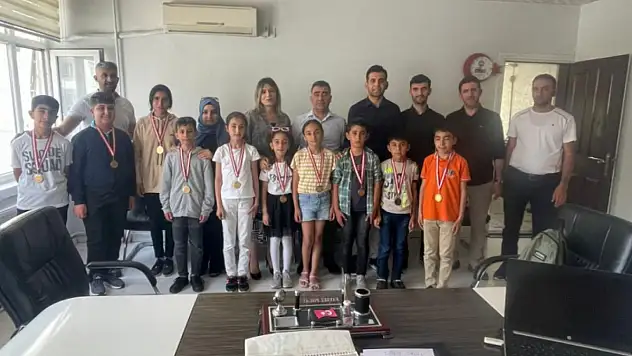 Kurtalanlı Öğrenciler Kayseri'de Siirt'i Temsil Edecek