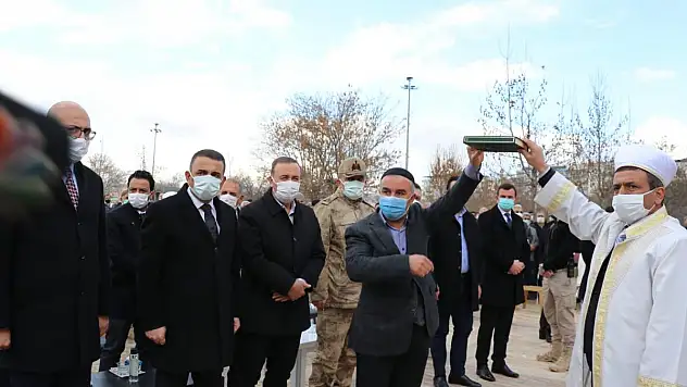 KURTALAN İLÇEMİZDE HUSUMETLİ İKİ AİLE BARIŞTIRILDI