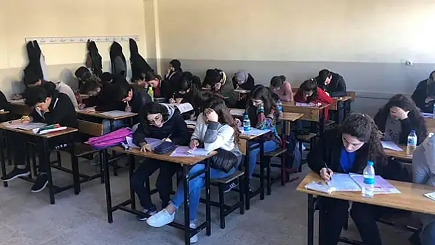 Liselerde sınıfta kalma yeniden geliyor