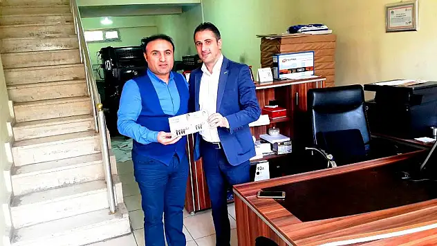 LÜTFÜ TURŞAK 13. ALBÜMÜNÜ ÇIKARDI