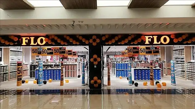 Mağazalarda (Anneler Günü)  İçin Kurulan Stantlar