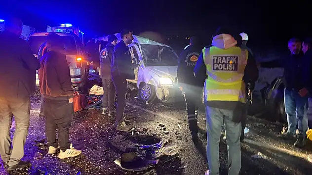 Mardin'de 3 Aracın Karıştığı Feci Kazada 4 Kişi Öldü 5 Kişi Yaralandı