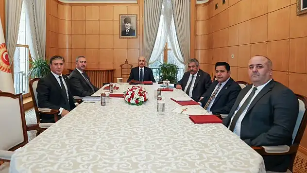 Meclis'te Kürt sorunu için kritik aşama: Nihai rapor taslağı partilere gönderildi