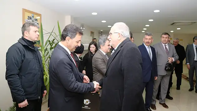 SİİRT ÜNİVERSİTESİNDEN MEDYAYA DOSTLUK ELİ