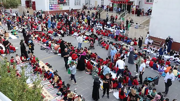 Mehmetçik İlkokul Öğrencileri Dönüşüm Farkındalığının Resmini Çizdi