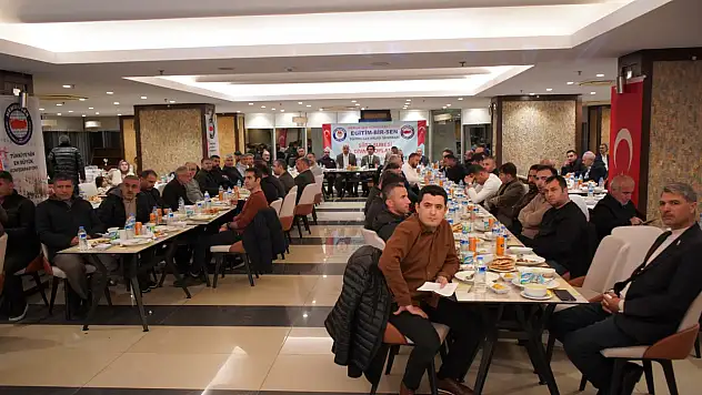 Eğitim Bir-Sen Siirt'te Geniş Katılımlı Divan Toplantısı