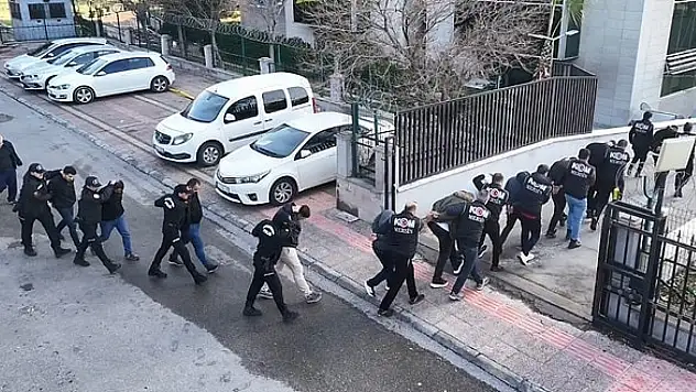 Mersin'de 'lavaş piyasası' operasyonu: 17 tutuklama, 85 banka hesabına el konuldu