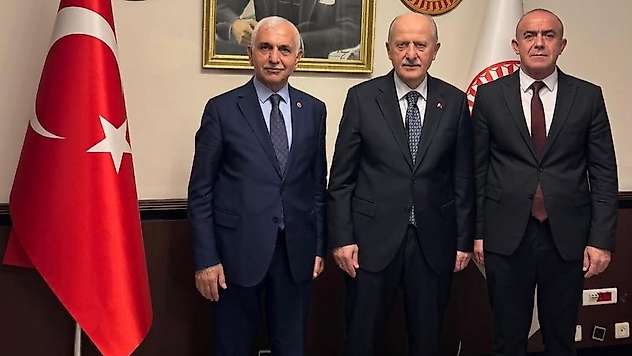 Mervan Gül ve Ferzent Çiçek, Bakan Yardımcısı Hasan Suver'i Ziyaret Etti