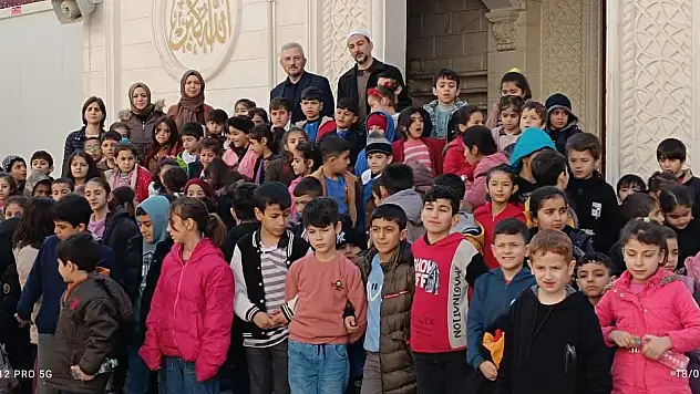 Minik Öğrencilerden Cami Ziyareti