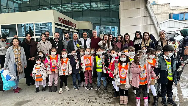 Minik Öğrencilerden Hastane Ziyareti!