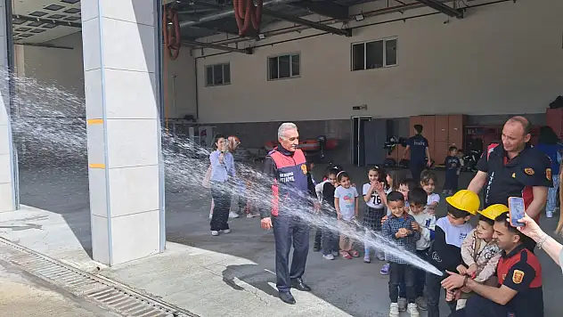 Miniklere İtfaiye Eğitimi: Siirt'te Hem Eğlendiler Hem Öğrendiler