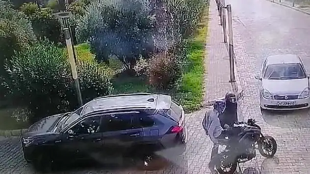 Motosikletli İki Kişiyi Aracıyla Ezerek Öldürdü!