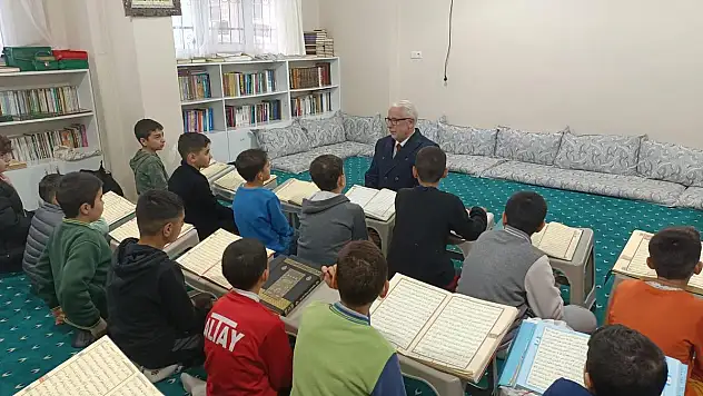 Müftü Pinal, Molla İhsan Erdal Kur'an Kursunu Ziyaret Etti