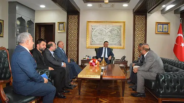 MUHTARLARDAN '19 EKİM MUHTARLAR GÜNÜ' NEDENİYLE VALİ HACIBEKTAŞOĞLU'NA ZİYARET
