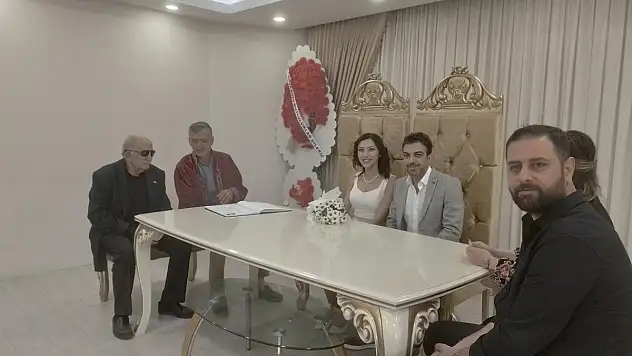 Mutlu Bir Nikah Töreni