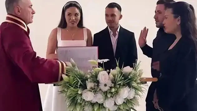 Nikah Töreninde 'Tanımıyorum' Şakası: Memurdan Karşılık Gecikmedi