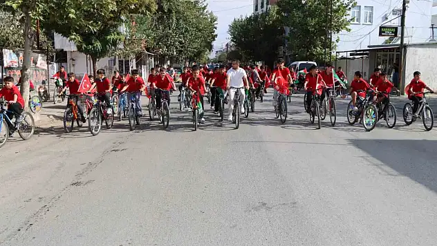 Öğrenciler Gazze için pedal çevirdi
