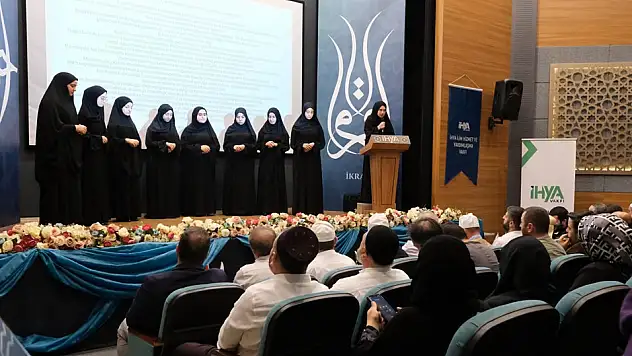 Öğrenciler İcazetle Taçlandı