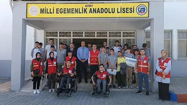 Öğrencilere Giyim Yardımı Yapıldı