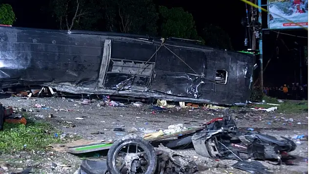 Öğrencileri Taşıyan Otobüs Kaza Yaptı: 11 ölü, 53 Yaralı