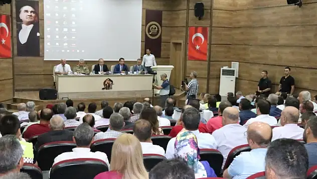 OKUL ÇEVRELERİNDE ALINACAK GÜVENLİK TEDBİRLERİ GÖRÜŞÜLDÜ