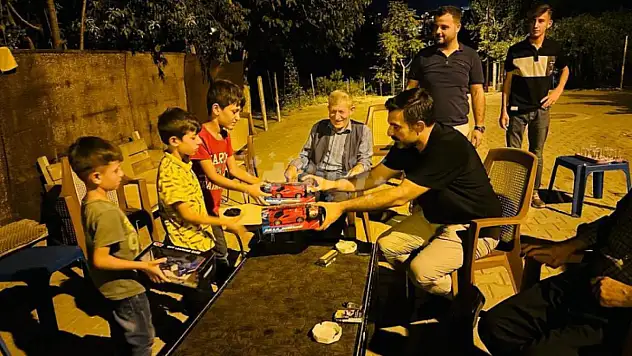 Olğaç, Minik Yasin'in Arkadaşları Gibi Yürüyebilmesi İçin Tüm Tedavi Masraflarını Üstlendi