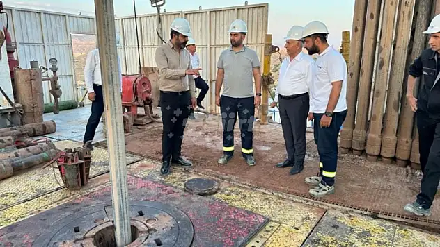 Olğaç ve Gül, Atabağı'nda Petrol Sondaj Çalışmalarını İnceledi