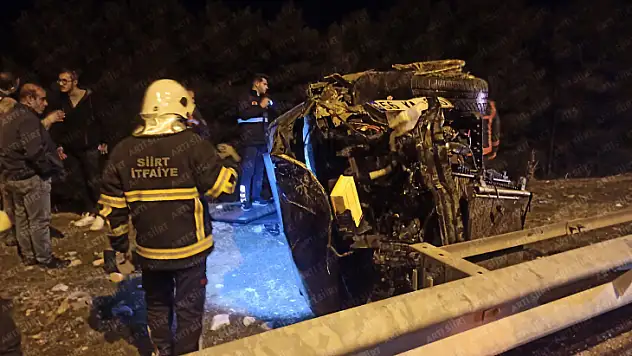 OTOMOBİL ŞARAMPOLE UÇTU