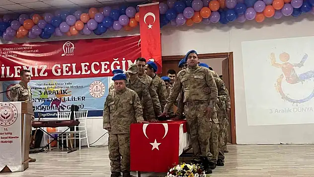 Siirt'te özel bireyler askeri kamuflaj giyerek yemin törenine katıldı
