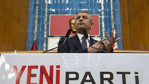 Özgür Özel'den Cemil Tugay iddialarına sert tepki: 'Hain oğlu haindir'