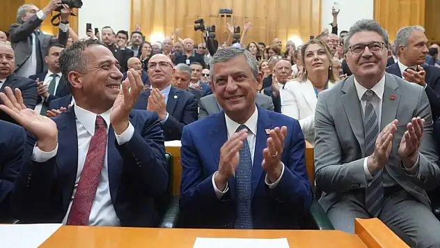 Özgür Özel'in ekibi PM'den istifa etti