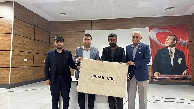 Özgürlük Filosu aktivisti Emrah Atiş Kurtalan'da öğrenciler ve velilerle buluştu