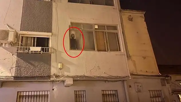 Penceredeki Silüet Korkuttu: Gerçek Sonradan Anlaşıldı