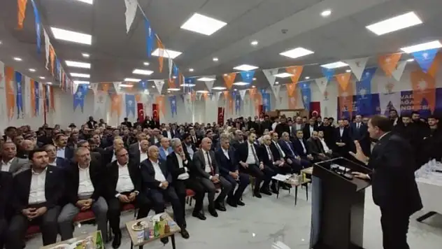 Pervari AK Parti İlçe Başkanı Tekin Özer, Güven Tazeledi