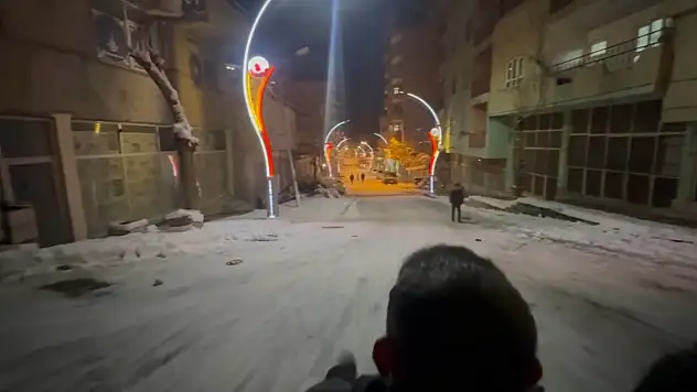 Siirt Pervari'de vatandaşlar kar yağışının tadını kayarak çıkardı