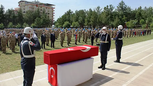 Pervari İlçesinde Kontrolden Çıkarak Uçuruma Yuvarlanan Zırhlı Araçta Bulunan 2 Askerimiz Şehit Oldu, 7 Askerimiz Yaralandı