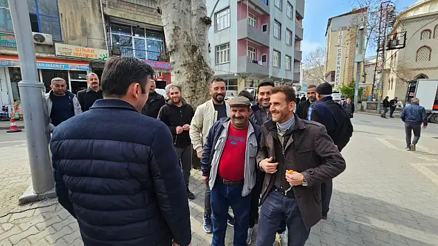 Pervari Kaymakamı Ahmet Gülderen vatandaşlarla buluştu